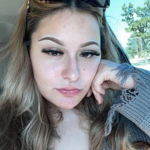 Meet your Posher, Cynthia